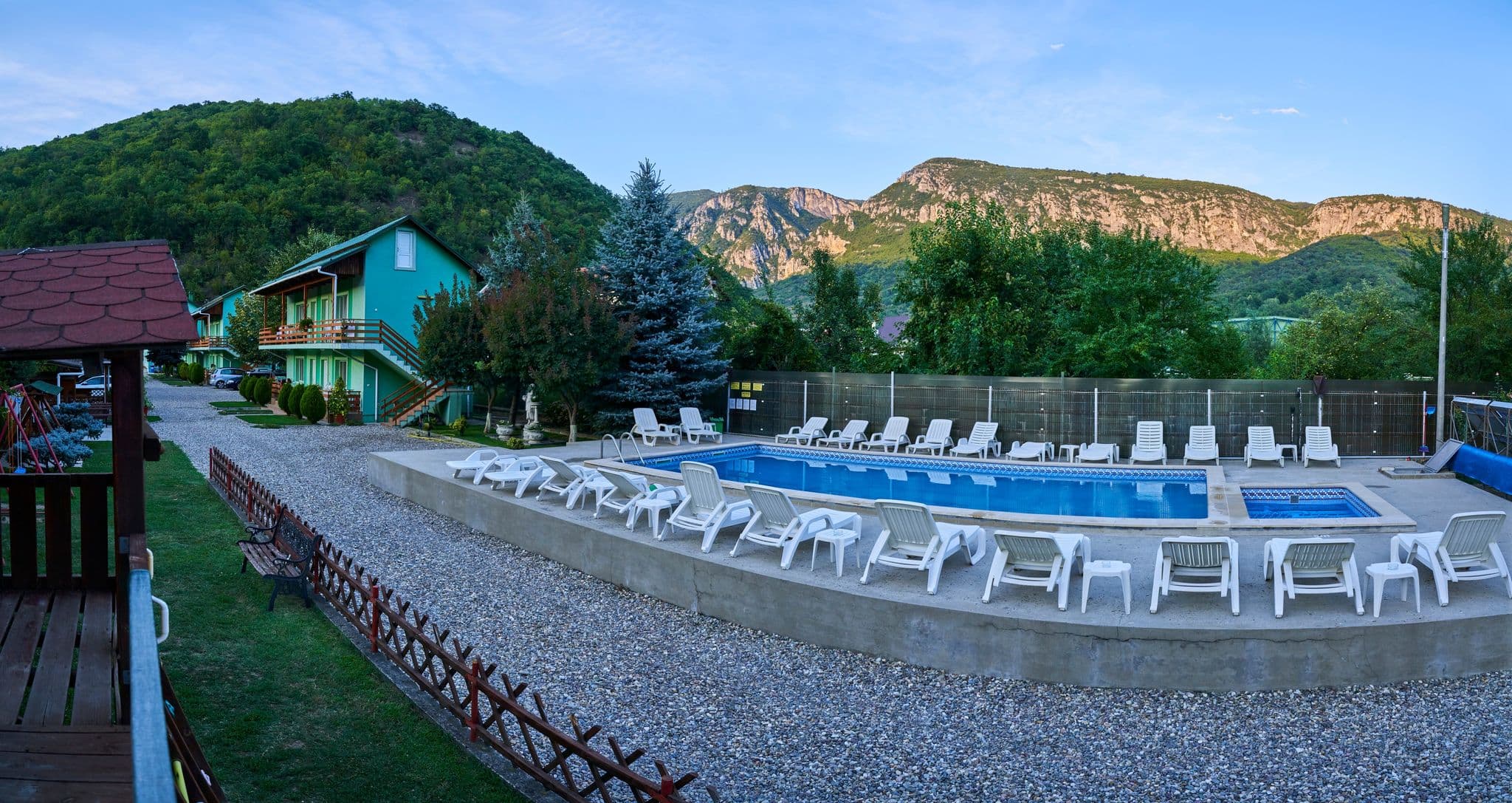 Vezi întreaga galerie